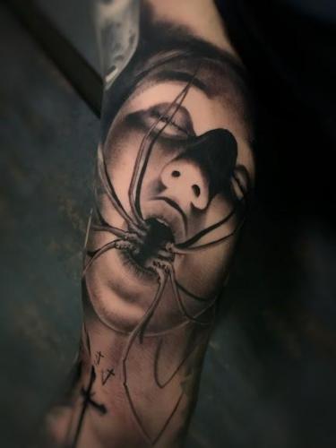  tatuaje realista araña
