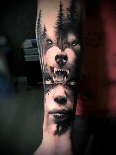 tatuaje realista cara chica mas lobo