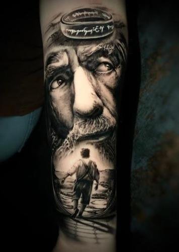 tatuaje realista randalf el señor de los anillos